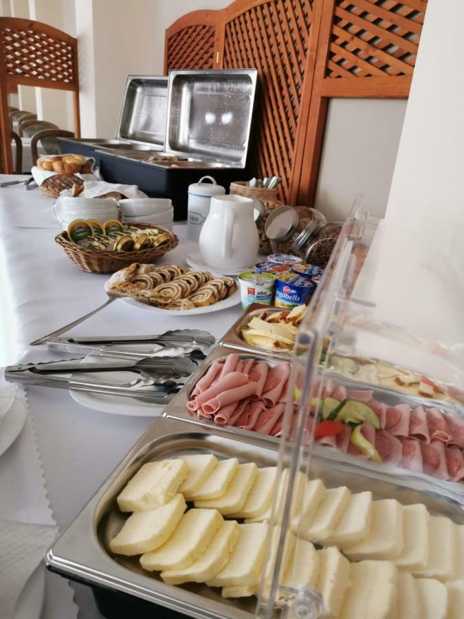 Hotel Poludnica Liptovský Mikuláš 외부 사진